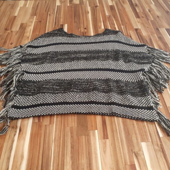 Lucky Brand Poncho/sweater - Picture 1 of 4